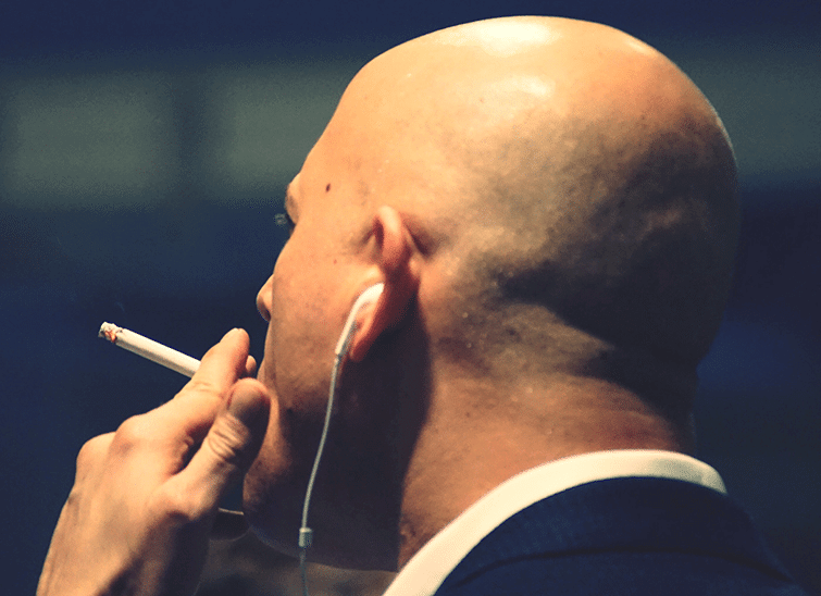 Fumar puede causar alopecia prematura